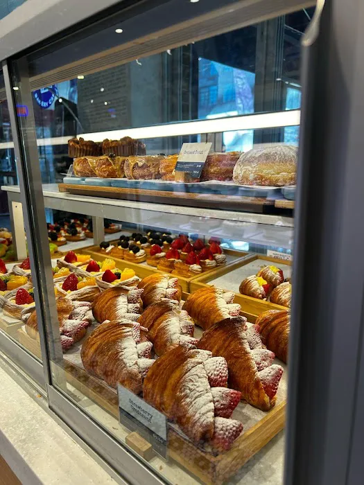 Paris Baguette Picture 1