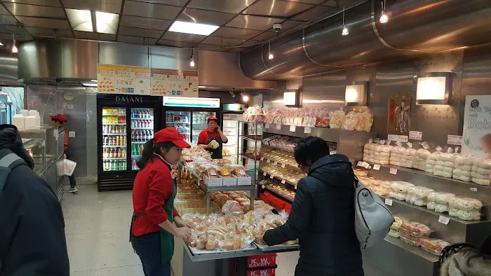 242 Cafe Bakery 光華餅家 Picture 4