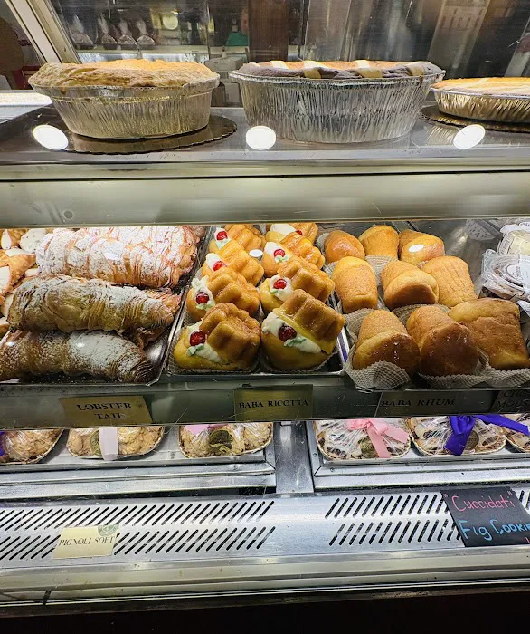 Ferrara Bakery & Cafe Picture 4