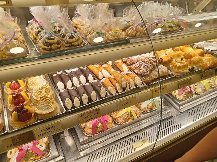 Ferrara Bakery & Cafe Picture 5