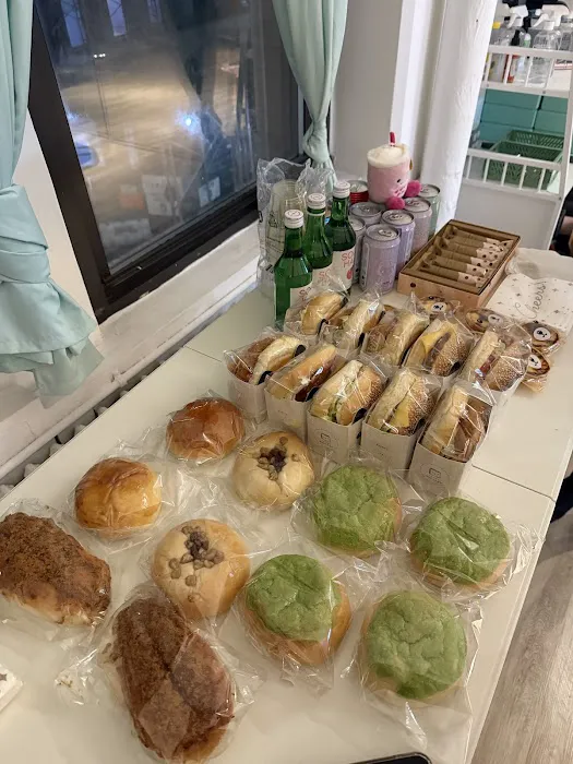 Luna Cafe & Bakery Picture 4