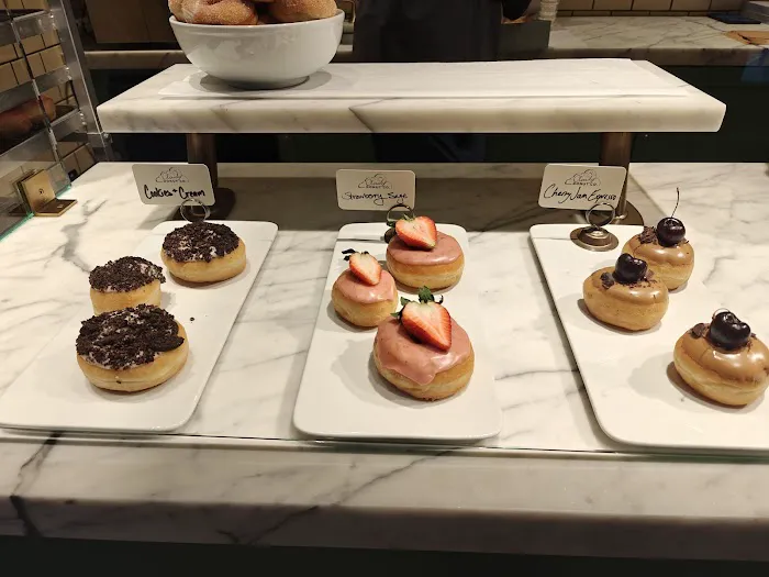 Cloudy Donut Co. Picture 3