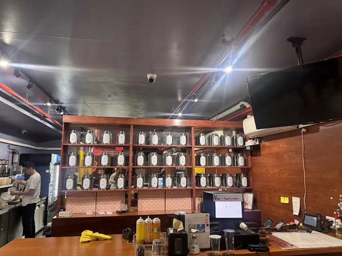 Mochinut & Wanpo Tea Shop Picture 9