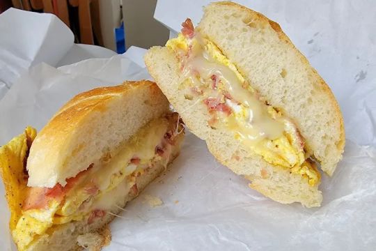 Parisi Bakery & Deli