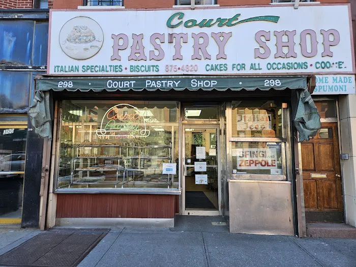 Court Pastry Shop Picture 1