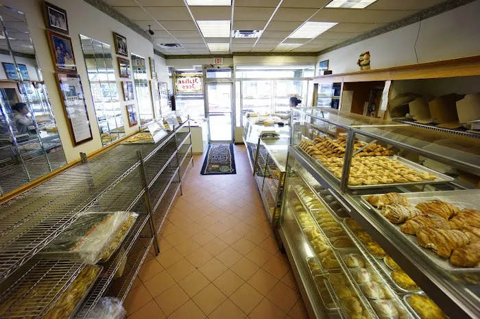 Court Pastry Shop Picture 3
