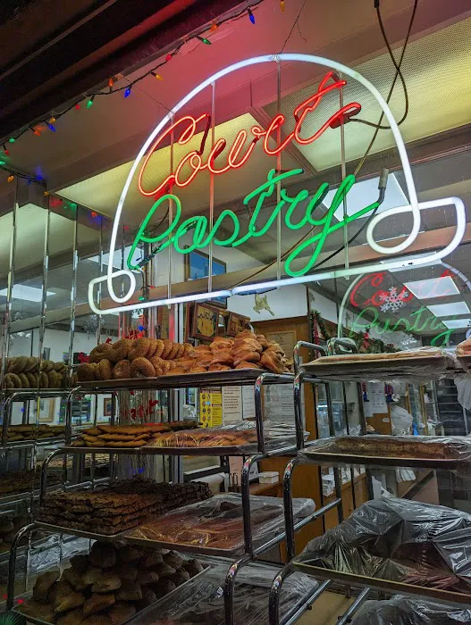 Court Pastry Shop Picture 7