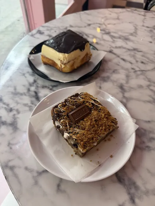 Posh Pop Bakeshop Picture 3