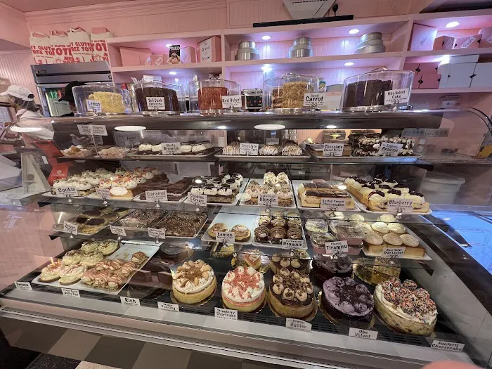 Posh Pop Bakeshop Picture 5