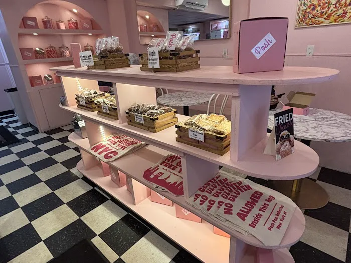 Posh Pop Bakeshop Picture 4