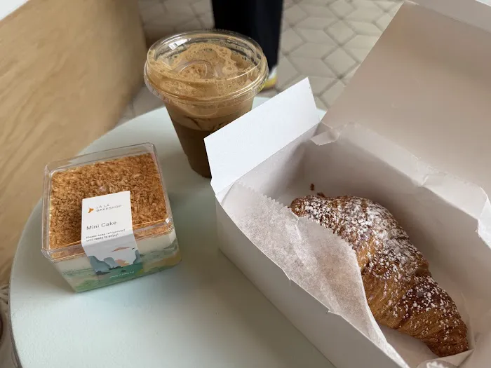 LÀ LÁ Bakeshop NYC Picture 10