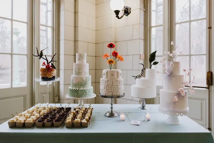 Sarah & Simon Cake Design Picture 2