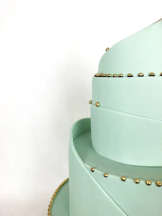 Sarah & Simon Cake Design Picture 10