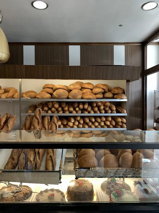 Caputo's Sweet & Cake Shop Picture 5