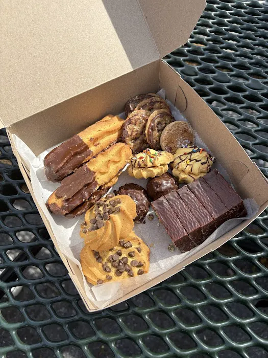 Caputo's Sweet & Cake Shop Picture 7