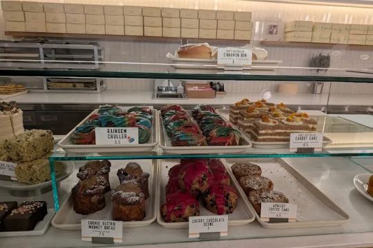Haniu2019s bakery + cafu00e9
