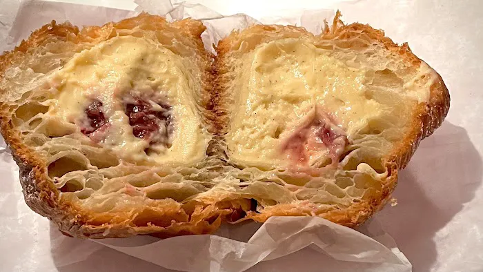 Petit Chou Picture 3