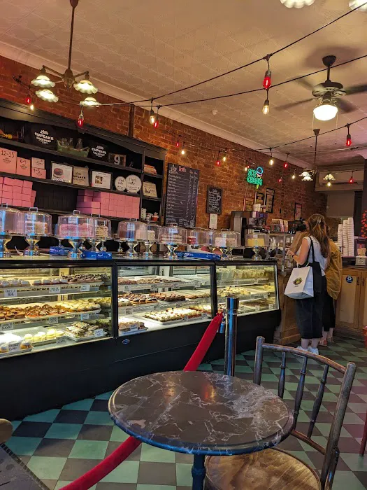 Little Cupcake Bakeshop Picture 4