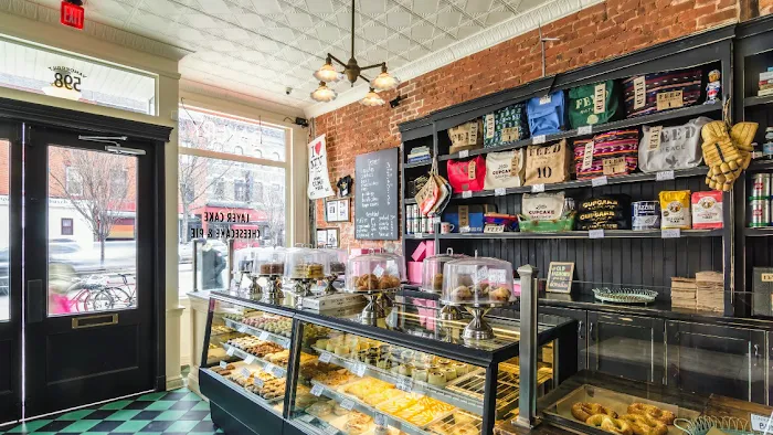 Little Cupcake Bakeshop Picture 3