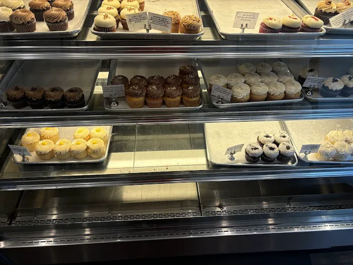 Empire Cake - Chelsea Picture 8