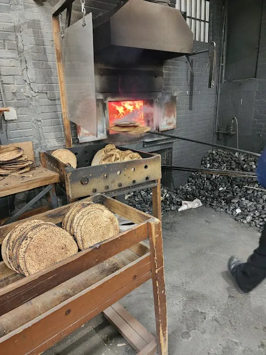 Kerestir Matzah Bakery קערעסטיר מצה בעקערי Picture 1