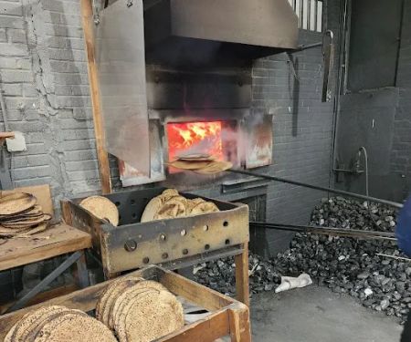 Kerestir Matzah Bakery קערעסטיר מצה בעקערי
