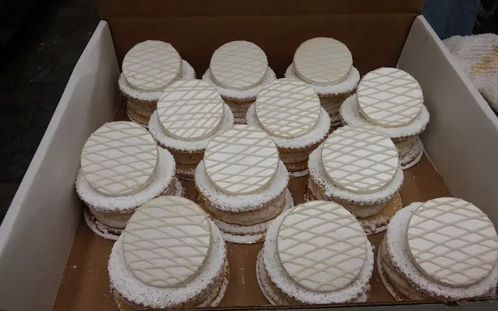 Falkowitz Cakes And Desserts Picture 10