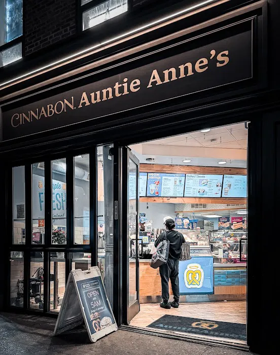 Cinnabon Picture 3