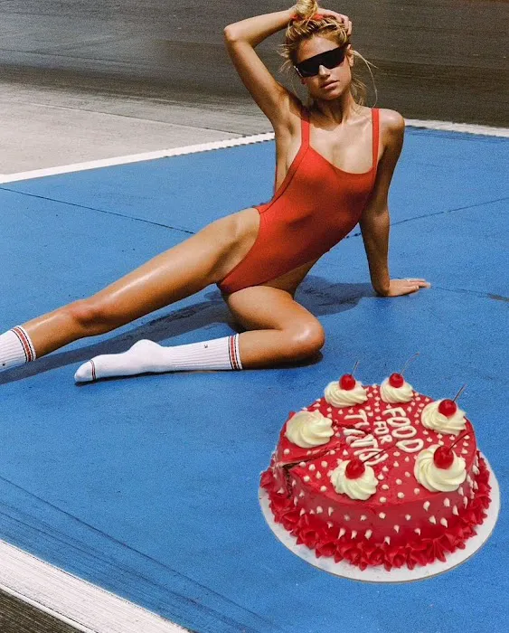 Screaming in Cakes Picture 9
