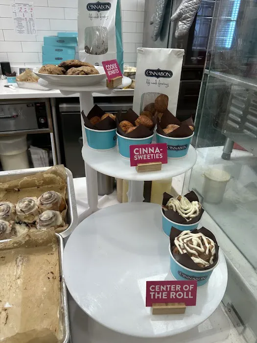 Cinnabon / Carvel Picture 6