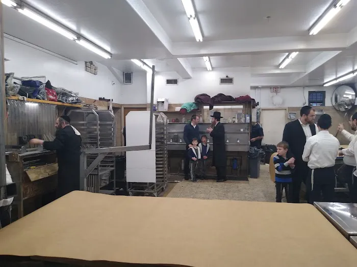 Kehilath Yakov Pupa & Tzehlem Matzo Bakery Picture 2