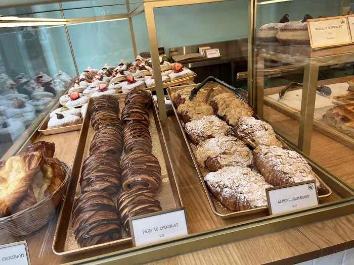 Angelina Bakery Nomad Picture 3