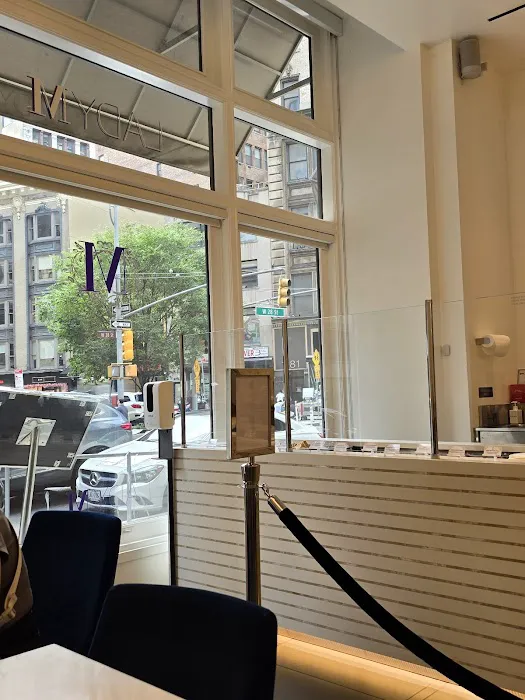 Lady M Cake Boutique - NYC Picture 9