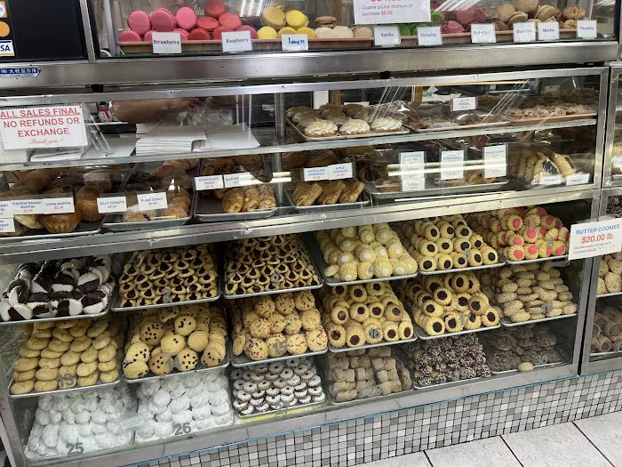 La Delice Pastry Shop Picture 2