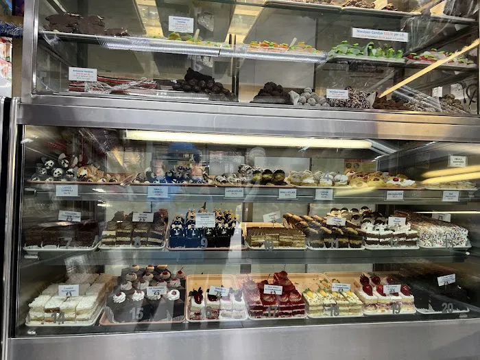 La Delice Pastry Shop Picture 5