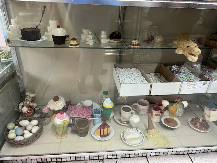 La Delice Pastry Shop Picture 9