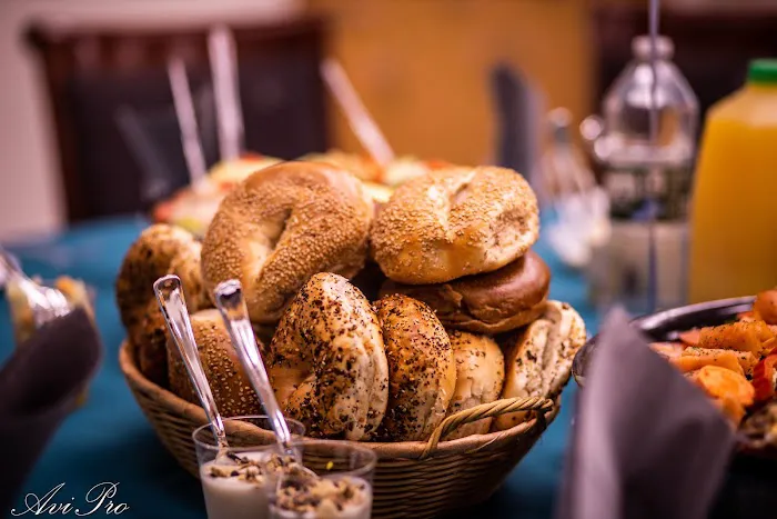 Holesome Bagels Picture 6