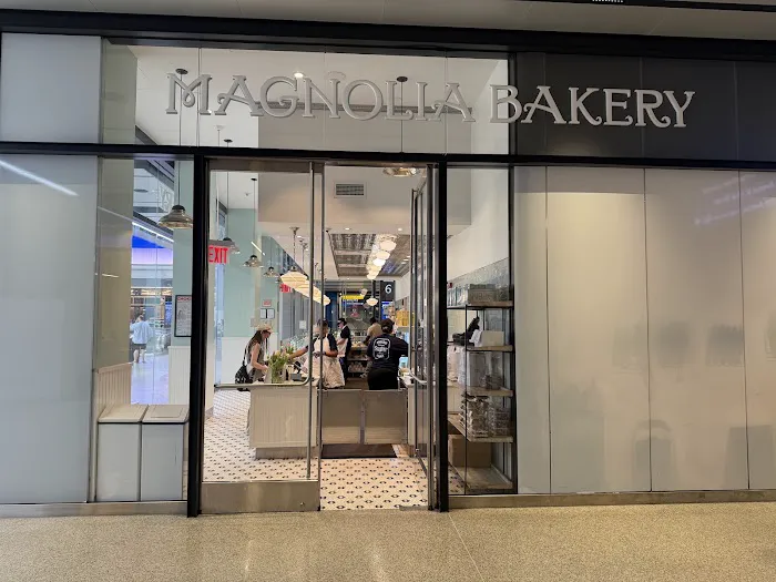 Magnolia Bakery - Moynihan Train Hall Picture 9
