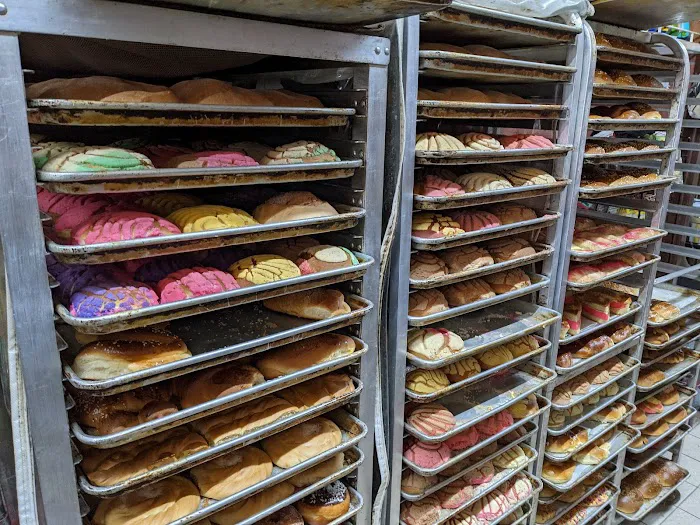 Las Conchitas Bakery Picture 6
