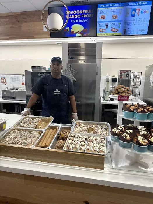 Cinnabon Picture 4