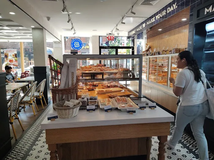 Paris Baguette Picture 1