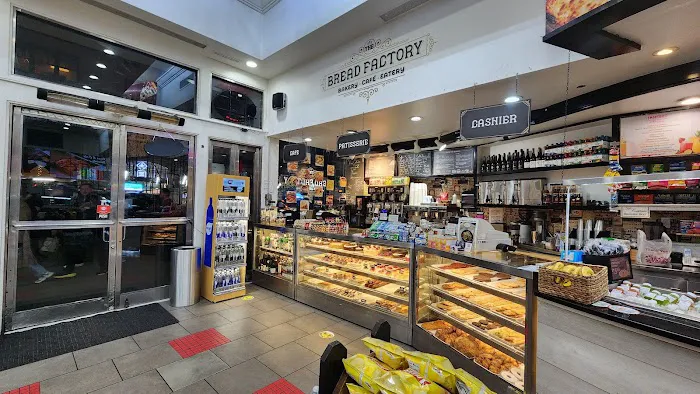 The Bread Factory Picture 9