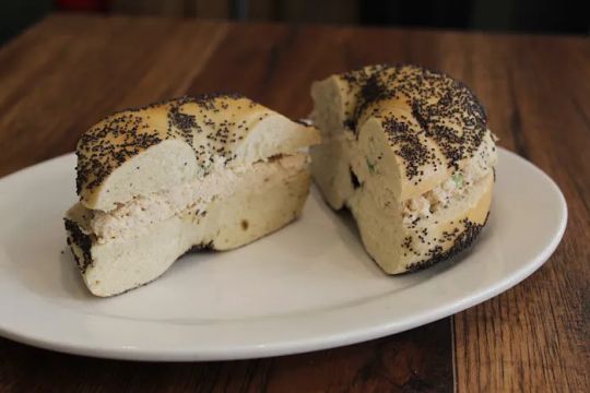 Finnu2019s Bagels