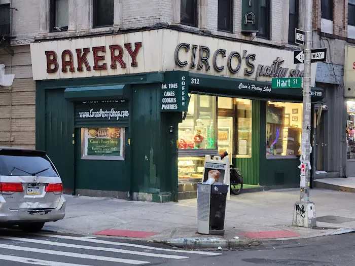 Circo's Pastry Shop Picture 6