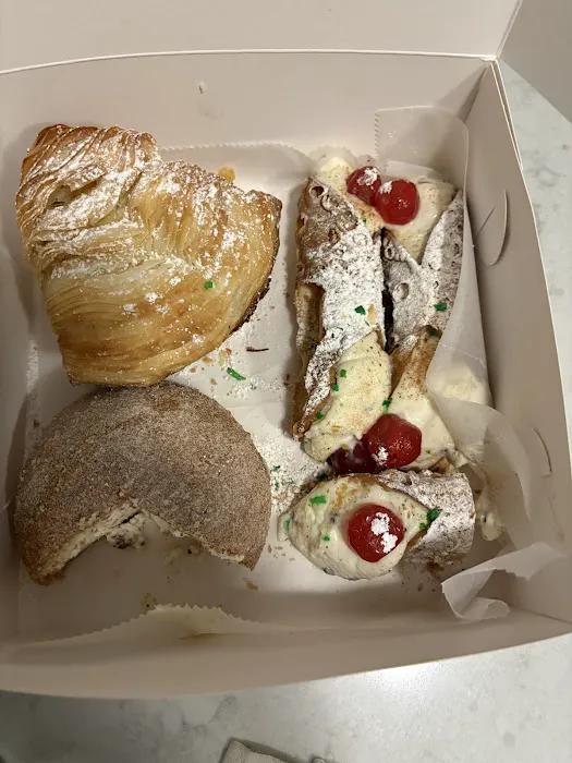 Circo's Pastry Shop Picture 7