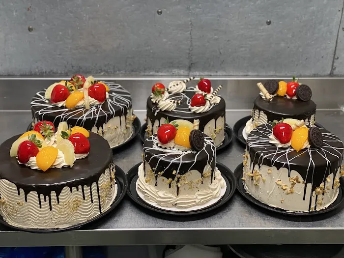 Armandos Grocery & Bakery Picture 6