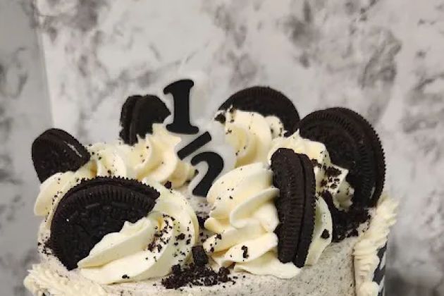 A BUY Custom Cakes