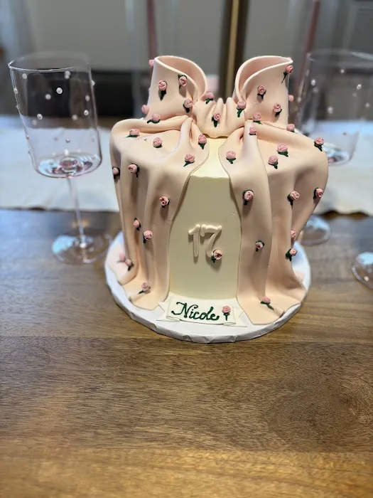 Iva’s Sweet Parlour Picture 3