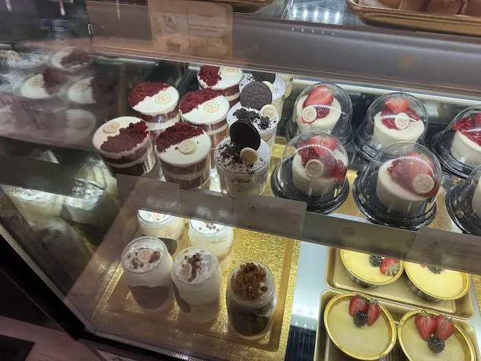 Iva’s Sweet Parlour Picture 8