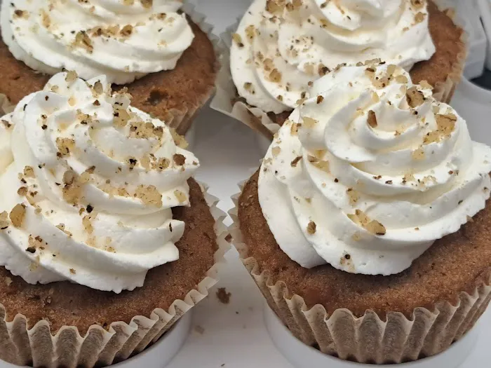 J & J Delicious Cakes Picture 5